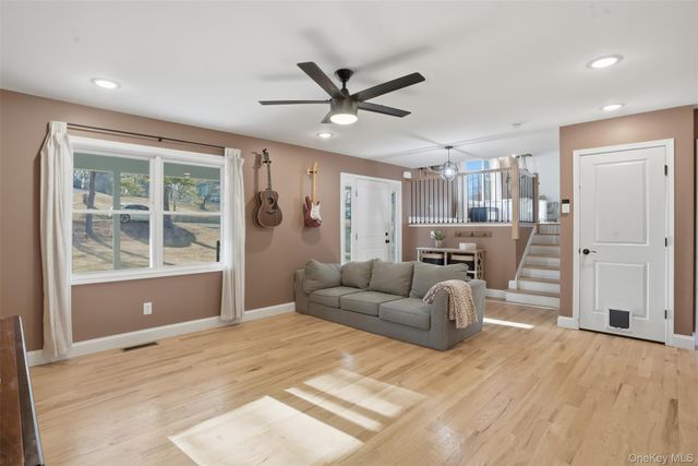 849 S Plank Road, Slate Hill, NY 10973