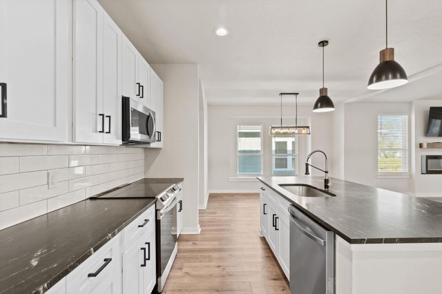 853 Cypress LN, Cottonwood Shores, TX 78657