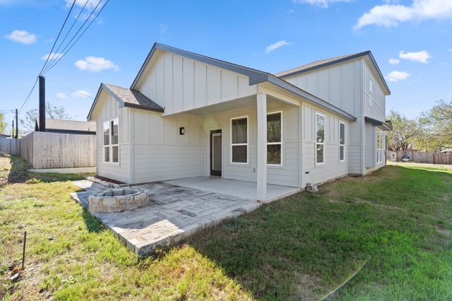 853 Cypress LN, Cottonwood Shores, TX 78657
