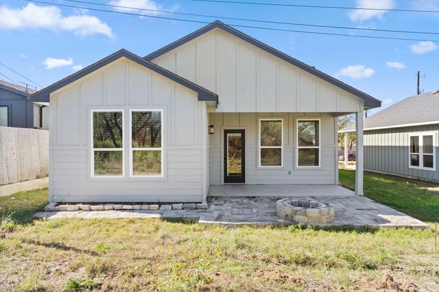 853 Cypress LN, Cottonwood Shores, TX 78657