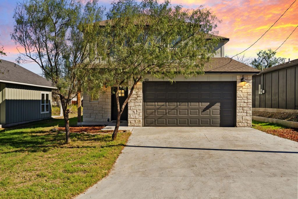 853 Cypress LN, Cottonwood Shores, TX 78657