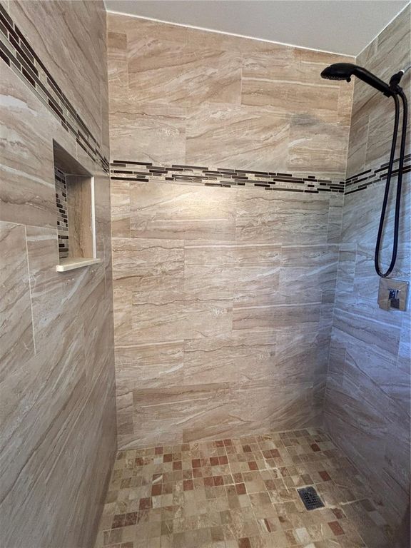 Image 12 of property listing at 8597 SE 126TH PLACE, Belleview, FL 34420