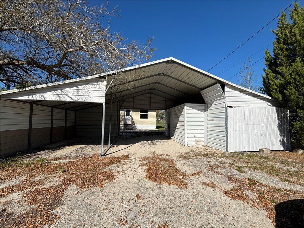 Image 3 of property listing at 8597 SE 126TH PLACE, Belleview, FL 34420