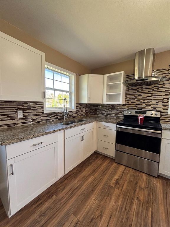 Image 4 of property listing at 8597 SE 126TH PLACE, Belleview, FL 34420