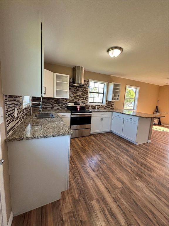 Image 5 of property listing at 8597 SE 126TH PLACE, Belleview, FL 34420