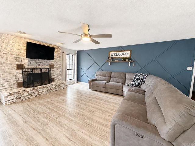 701 Sheffield Drive, Bryant, AR 72022