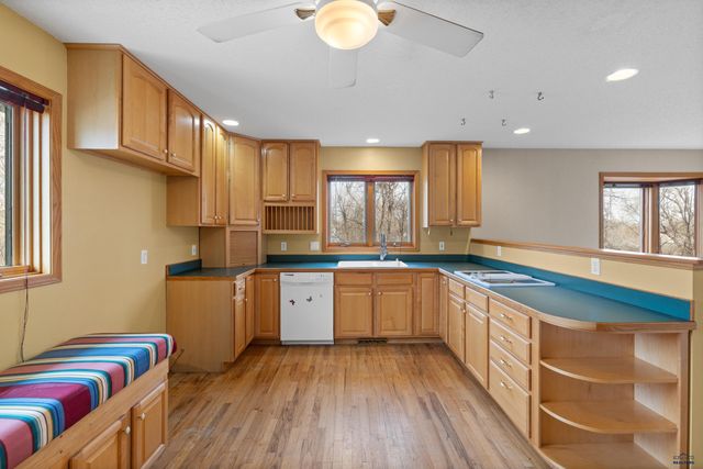 4001 PETE LN, Rapid City, SD 57702