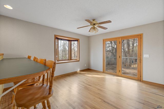 4001 PETE LN, Rapid City, SD 57702