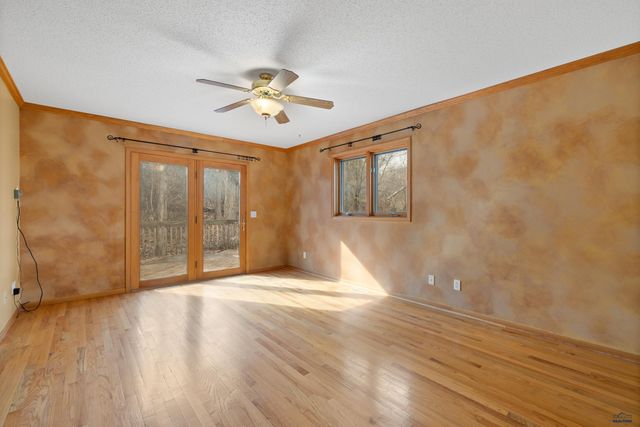 4001 PETE LN, Rapid City, SD 57702