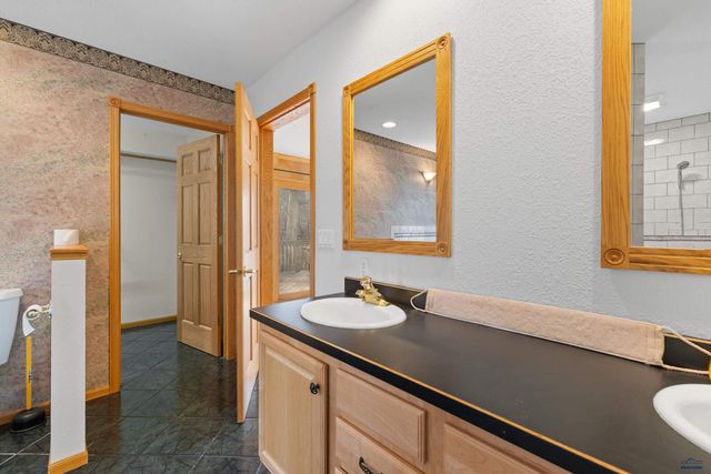 4001 PETE LN, Rapid City, SD 57702