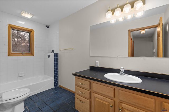 4001 PETE LN, Rapid City, SD 57702