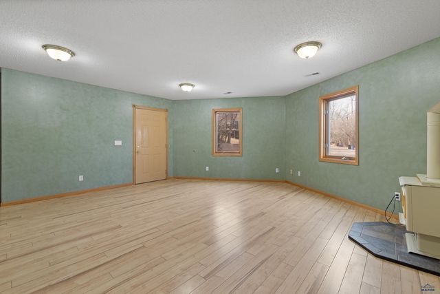 4001 PETE LN, Rapid City, SD 57702