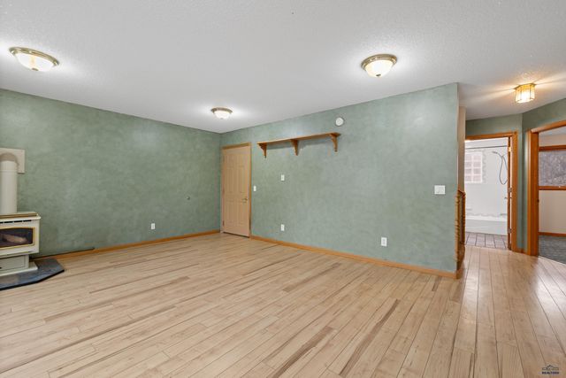 4001 PETE LN, Rapid City, SD 57702