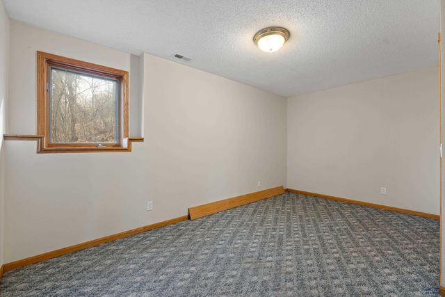 4001 PETE LN, Rapid City, SD 57702