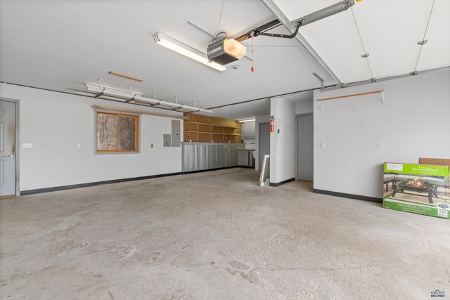 4001 PETE LN, Rapid City, SD 57702