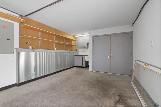 4001 PETE LN, Rapid City, SD 57702