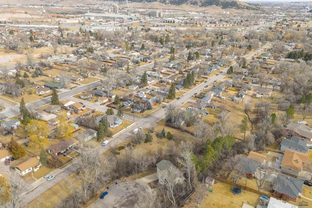 4001 PETE LN, Rapid City, SD 57702