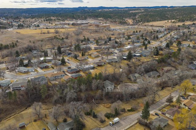 4001 PETE LN, Rapid City, SD 57702