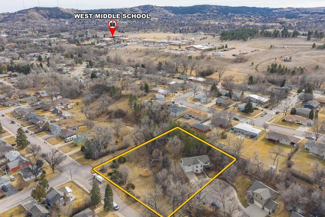 4001 PETE LN, Rapid City, SD 57702