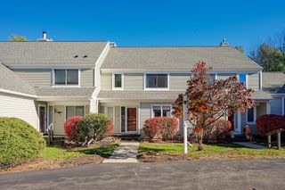 60 Stone Ridge Rd 60, Franklin, MA 02038