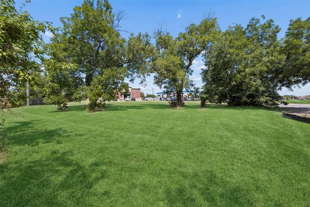 110 Louise Ritter Boulevard, Red Oak, TX 75154