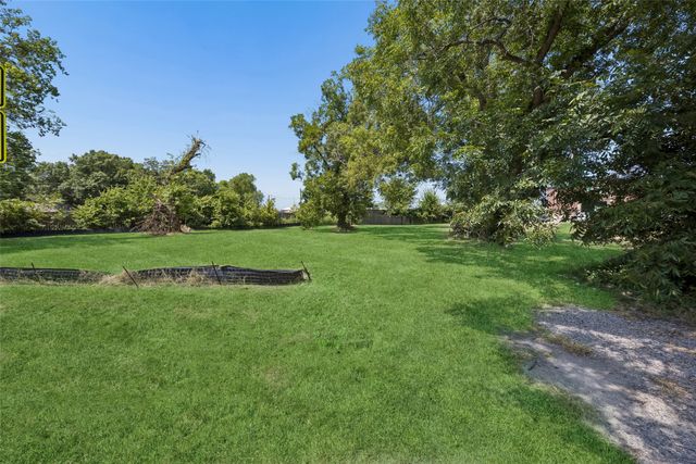 110 Louise Ritter Boulevard, Red Oak, TX 75154