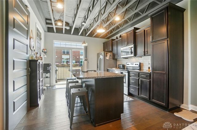 905 Brownstone Row, Springboro, OH 45066
