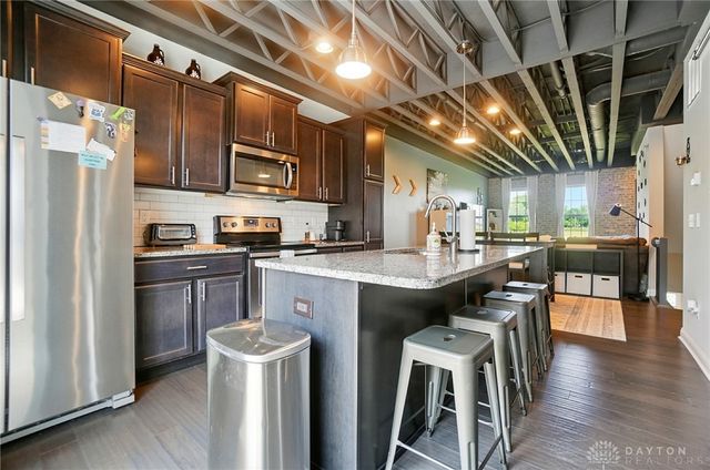 905 Brownstone Row, Springboro, OH 45066