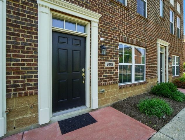 905 Brownstone Row, Springboro, OH 45066