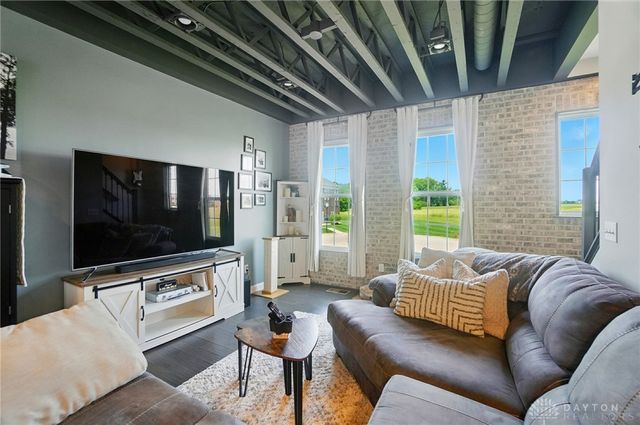 905 Brownstone Row, Springboro, OH 45066
