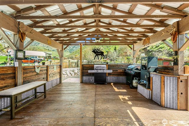 61 Twin Ponds Lane, Cashmere, WA 98815