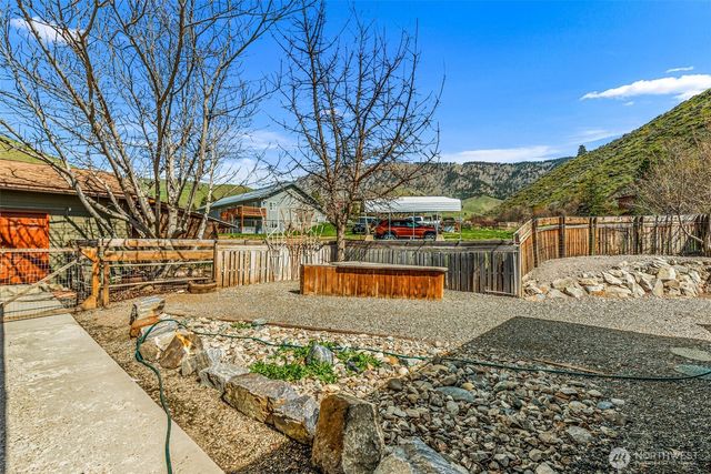 61 Twin Ponds Lane, Cashmere, WA 98815