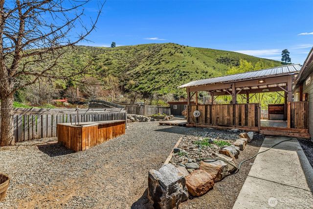 61 Twin Ponds Lane, Cashmere, WA 98815