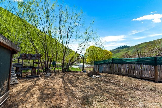 61 Twin Ponds Lane, Cashmere, WA 98815