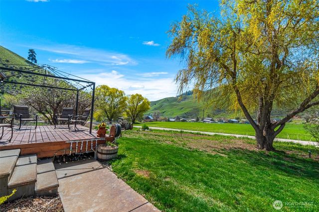 61 Twin Ponds Lane, Cashmere, WA 98815