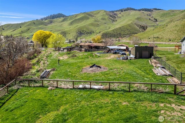 61 Twin Ponds Lane, Cashmere, WA 98815