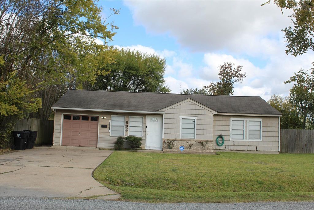 13307 Force Street, Houston, TX 77015