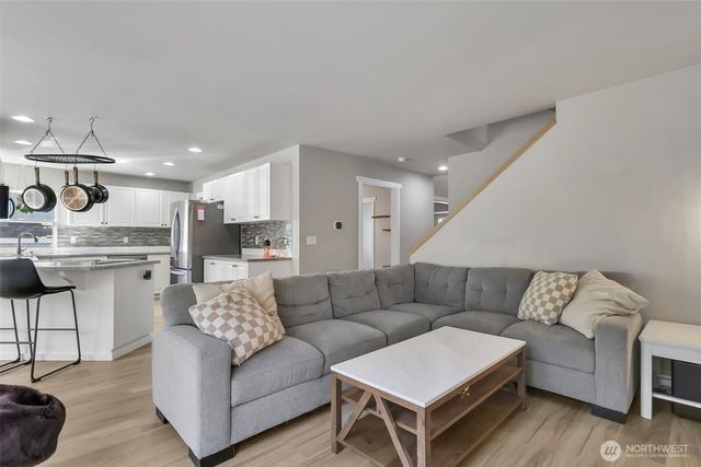 21516 102nd Street E, Bonney Lake, WA 98391