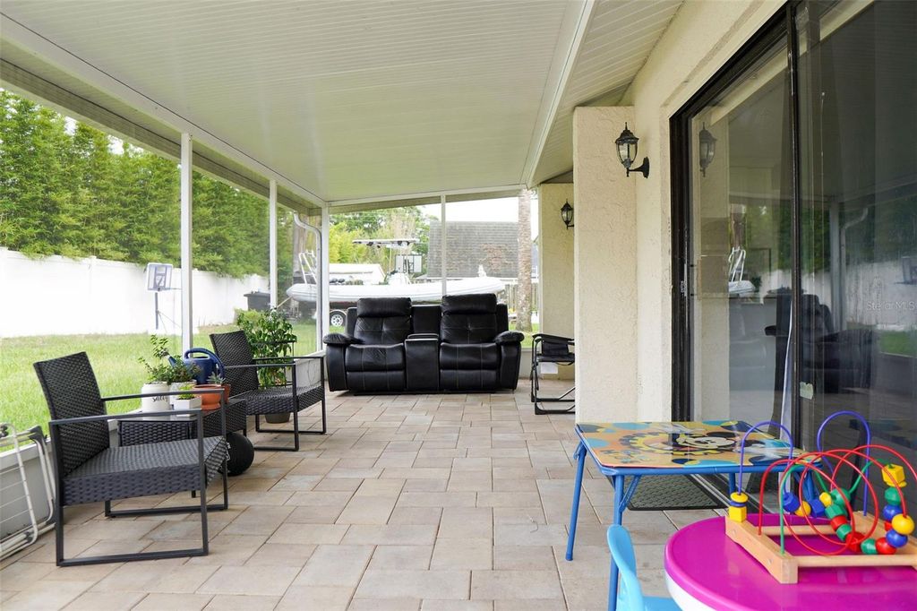 Image 15 of property listing at 13603 WESTSHIRE DRIVE, Tampa, FL 33618
