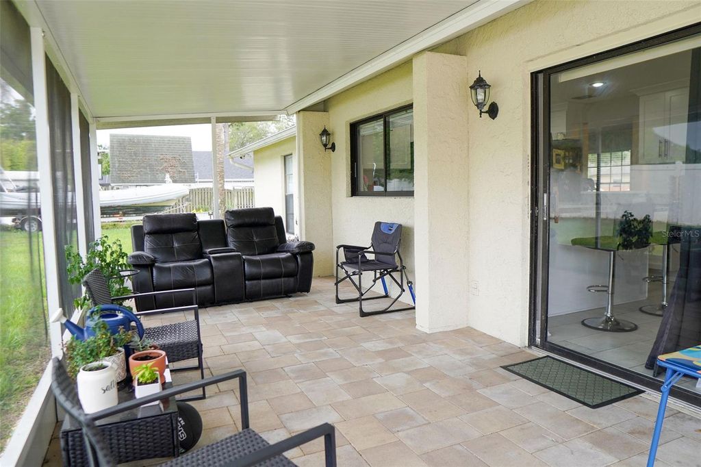 Image 16 of property listing at 13603 WESTSHIRE DRIVE, Tampa, FL 33618