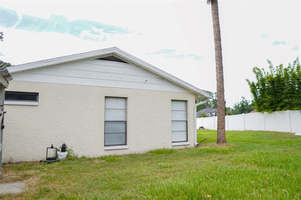 Image 17 of property listing at 13603 WESTSHIRE DRIVE, Tampa, FL 33618