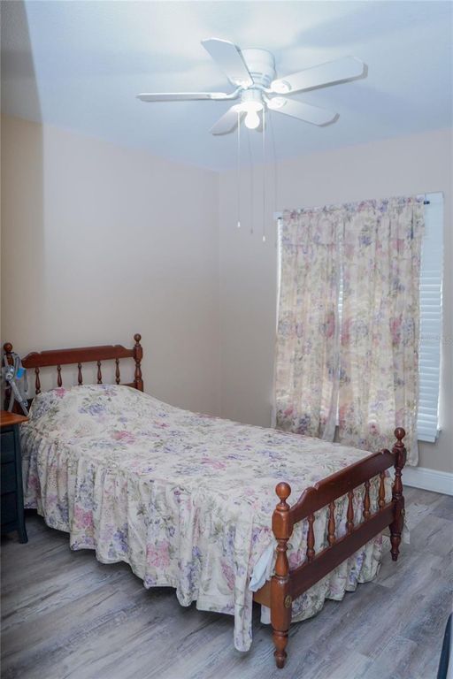 Image 41 of property listing at 13603 WESTSHIRE DRIVE, Tampa, FL 33618