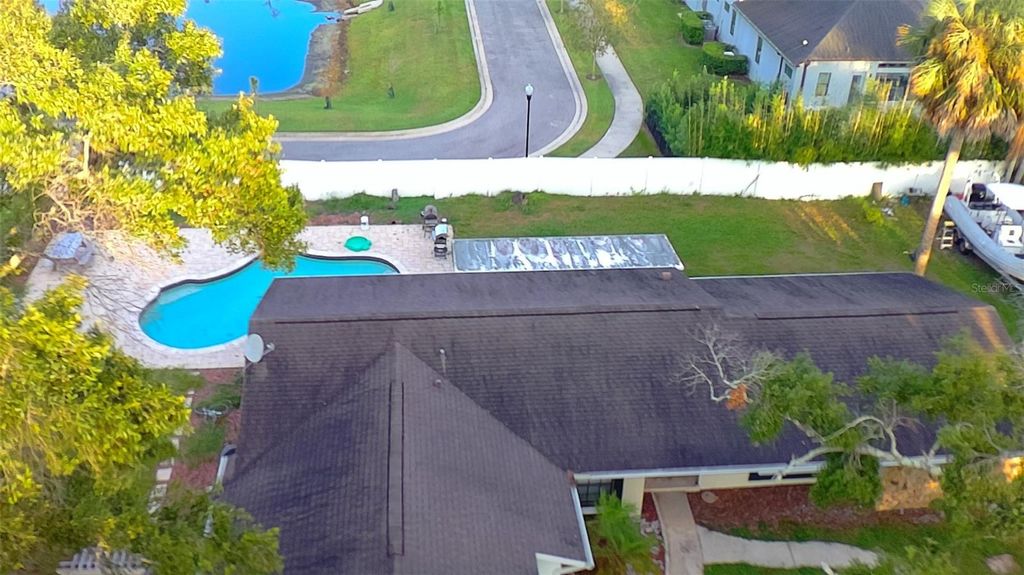 Image 9 of property listing at 13603 WESTSHIRE DRIVE, Tampa, FL 33618