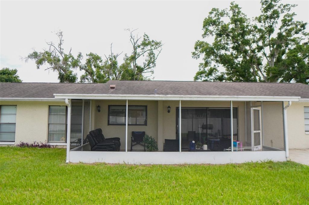 Image 10 of property listing at 13603 WESTSHIRE DRIVE, Tampa, FL 33618