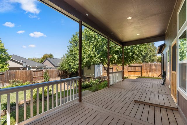 642 Sheffield Drive, Eagle Point, OR 97524