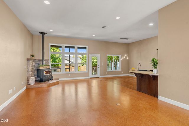 642 Sheffield Drive, Eagle Point, OR 97524