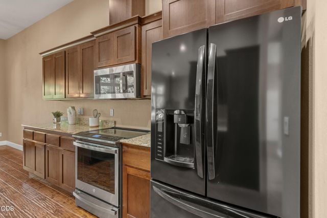 642 Sheffield Drive, Eagle Point, OR 97524