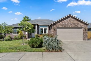 642 Sheffield Drive, Eagle Point, OR 97524
