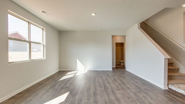 4226 Henslowe Rd, Columbia, TN 38401