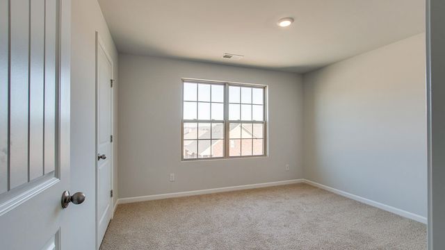 4226 Henslowe Rd, Columbia, TN 38401
